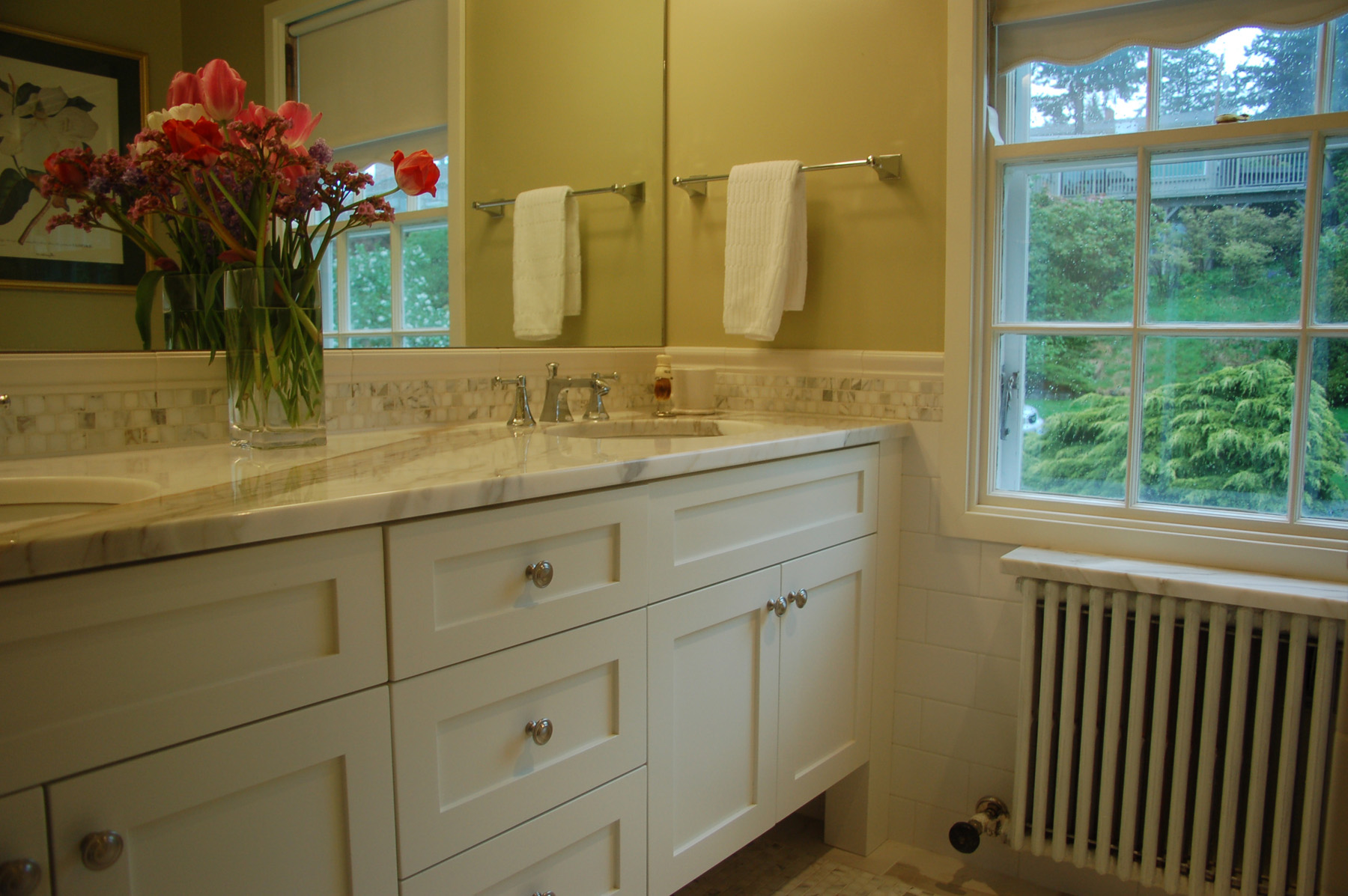 Bathroom cabinetry